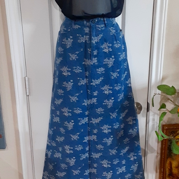 Liz Claiborne Company (Crazy Horse) Floral, Maxi, Chambray Skirt 8P - Picture 1 of 9